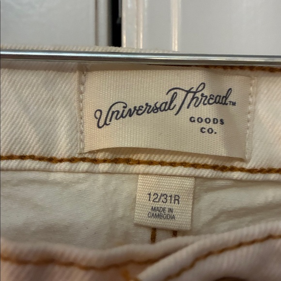 Universal Thread Women's Straight Leg Cream Jeans - Picture 3 of 4